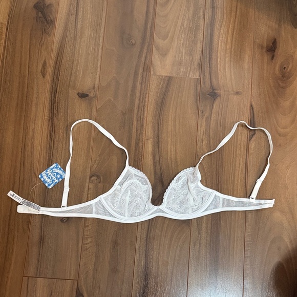 Free People 32C Elegant Lace Underwire Bra in Cream - Picture 2 of 7